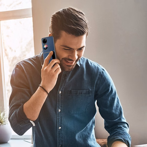 Dux Ducis Fino tapauksessa on valmistettu nylon materiaalista Huawei P50 Pocket musta