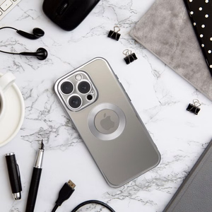 Glam Suojakuori iPhone 17:lle hopeinen