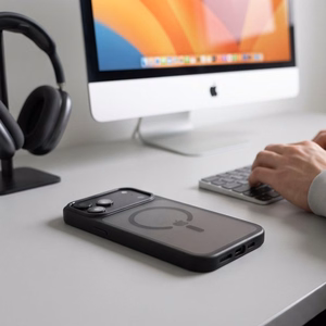 Tech-Protect MagStand MagSafe CC suojakuori malleille iPhone 18 Pro Max / 17 Pro Max, mattamusta