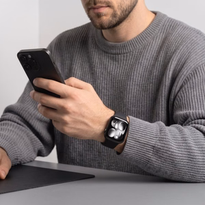 Tech-Protect silikoniranneke Apple Watch 44 / 45 / 46 / 49 mm -malleille, musta