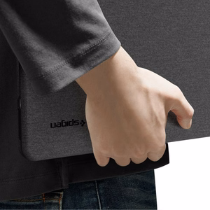 Spigen Urban Fit musta suojakuori vuoden 2026 MacBook Neo 13 -mallille