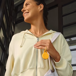 Chipolo LOOP – ladattava Bluetooth-paikannin silikonilenkillä iOS & Android, Honey