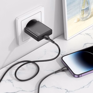 Puhelinlaturi Hoco Slim USB C QC PD 20W + kaapeli USB C - Lightning N37 musta