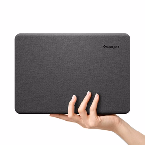 Spigen Urban Fit musta suojakuori vuoden 2026 MacBook Neo 13 -mallille