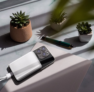 Wozinsky WRW349YWS 10000 mAh magneettinen tehopankki - valkoinen
