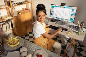 HP 350 kompakti monitaitteinen Bluetooth-näppäimistö