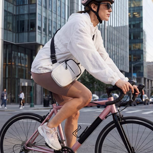 Crossbody-laukku Urbanflex valkoinen