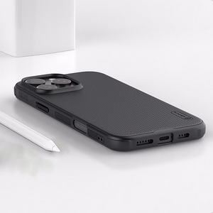 Nillkin Super Frosted Shield Pro -suojakuori iPhone 16 Pro 6,3:lle - musta