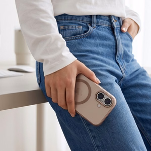 Tech-Protect MagZero MagSafe-suojakuori iPhone 17:lle, matta beigenruskea