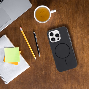 Suojakuori iPhone 17 PRO:lle Glossy Mag Cover MagSafe-yhteensopiva musta