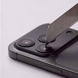 Musta alumiinista ja karkaistusta lasista valmistettu Tech-Protect CamFull Fit+ -kameramoduulisuoja Apple iPhone 18 Pro -puhelimelle