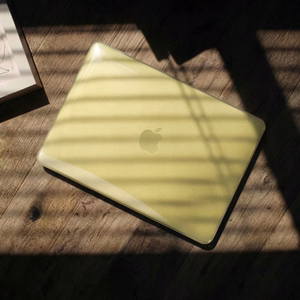 Tech-Protect Softshell -suojakuori MacBook Neo 13" 2026 -mallille, läpinäkyvä