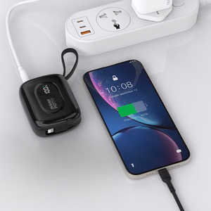 Dudao K32 22.5W 10000mAh Varavirtalähde Sisäänrakennetulla USB-C / Lightning Kaapelilla - Musta
