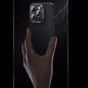 Benks Magnetic Hybrid Armor Pro Kevlar Suojakuori Metal Frame 600D iPhone 15 Plus:lle musta