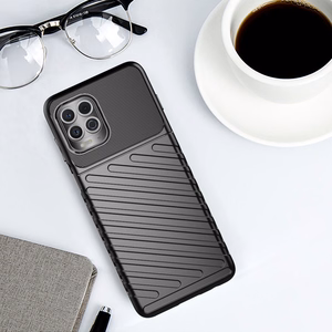 Thunder Case Joustava Kova Rugged Cover TPU Kotelo Motorola Moto G100 / Edge S musta
