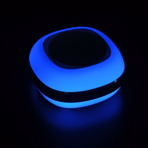 MAGIC TEL1 Kannettava kaiutin Bluetoothilla, radiolla ja värillisillä LED-valoilla