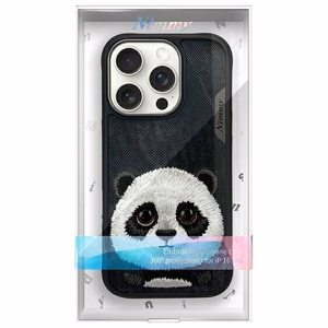 NIMMY Suojakuori BIG EYED PET 2.0 Panda iPhone 16 Pro:lle musta