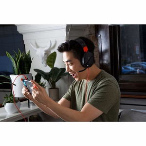 Punamustat langalliset Turtle Beach Recon 70N -kuulokkeet mikrofonilla ja 3,5 mm:n liittimellä
