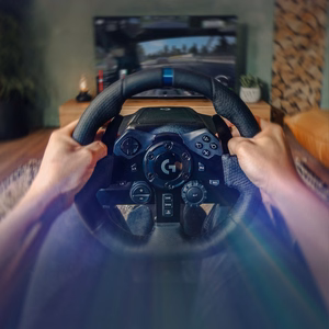 LOGI G923 Racing Wheel and Pedals PS4