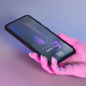3mk Satin Armor Case+ Suojakuori Samsung Galaxy Z Flip 7:lle - läpinäkyvä musta