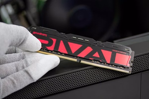 DDR4 2x8GB sarja UDIMM goodram RIVAL säteilevä punainen