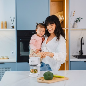Momini YummyMaker 5-in-1-höyrytehosekoitin vauvanruoalle, itsesterilointitoiminto
