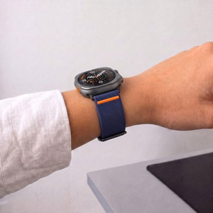 Tech-Protect Nylon Clasp -ranneke mallille Samsung Galaxy Watch Ultra 47 mm – tummansininen