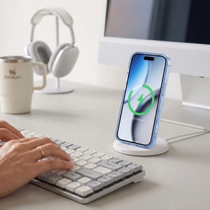 Tech-Protect MagPeak MagSafe CC -suojakuori iPhone 18 Pro / 17 Pro -malleille, läpinäkyvä