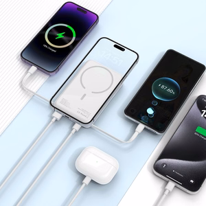 Tech-Protect LifeMag PB31 Power Bank MagSafe 10000mAh 15W USB-C / USB-A / Sisäänrakennetut USB-C / Lightning-kaapelit - Valkoinen