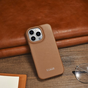 iCarer CE Premium Leather Folio Case iPhone 14 Pro Magneettinen Flip Leather Folio Case MagSafe ruskea (WMI14220714-BN)