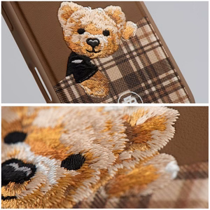 Zuck Bear Darren iPhone 16 kultainen
