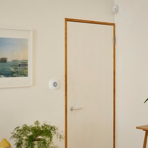 Yale Indoor Motion Sensor Infrared sensor Wireless Wall White