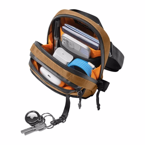 TOMTOC Aviator-T37 matkalaukku olkahihnalla X-Pac 1.3L (ruskea)