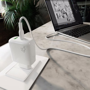 Puro Daily Prolite 45W USB-C USB-A Power Delivery laturi USB-C kaapelilla - Valkoinen
