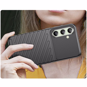 Thunder Suojakuori Samsung Galaxy S24 FE Silikoninen panssarisuoja - Musta