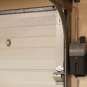 Yale Smart Opener Garage autotallin oven avaajan lisävaruste