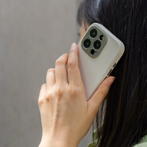 Moshi Napa MagSafe laadukas vegaaninahkainen suojakuori iPhone 15 Pro -laitteelle, Eggnog White -värinen