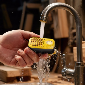 Joyroom Maya JR-MS03 kannettava Bluetooth-kaiutin sisäänrakennetulla taskulampulla - keltainen