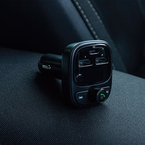 Forever TR-370 Bluetooth FM-lähetin, 2 x USB-A, 1 x USB-C PD 30W, musta