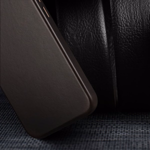 Dux Ducis Napoli Kotelo iPhone 14 Plus Nahkakotelo (MagSafe yhteensopiva) Tummanruskea