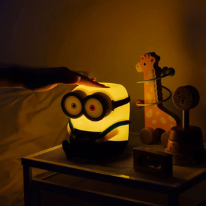 Minions Bobin pehmeä silikoninen LED-yövalo lapsille, 15 cm