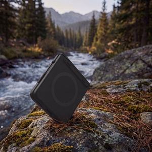 Tech-Protect Kevlar Aura -suojakuori laitteelle Samsung Galaxy Z Flip 8, MagSafe-yhteensopiva – musta