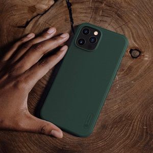 Nillkin Super Frosted Shield Pro suojakuori laitteelle Apple iPhone 12 Pro Max, punainen
