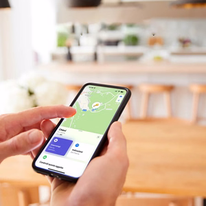SBS Track My Circle vedenpitävä IP65-paikannin, yhteensopiva Apple Find My -palvelun kanssa - valkoinen