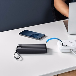Ulkoinen akku Veger C20 (W2047 / W2059) 20000 mAh sisäänrakennetuilla Micro-USB-kaapeleilla / Type C / Lightning musta
