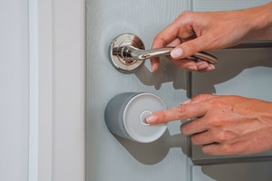Yale Linus Smart Lock L2 Lite - smart door lock Silver