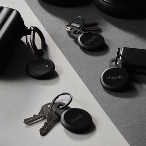 Chipolo LOOP – ladattava Bluetooth-paikannin silikonilenkillä iOS & Android, 4col_Charcoal