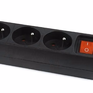 EnerGenie EG-PSU3F-01 – jatkojohto, 3 ranskalaista pistorasiaa, 10 A ja C14-pistoke
