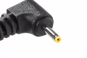 Quer-verkkolaite virtajohdolla ASUSin kannettaville, 40 W/19 V/2,1 A, 2,5×0,6 mm