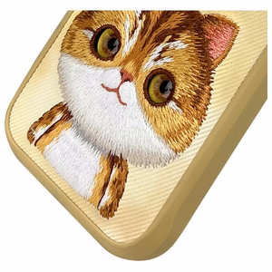 Nimmy Big Eyed Pet 2.0 Kissa Suojakuori iPhone 16 Pro:lle - vihreä